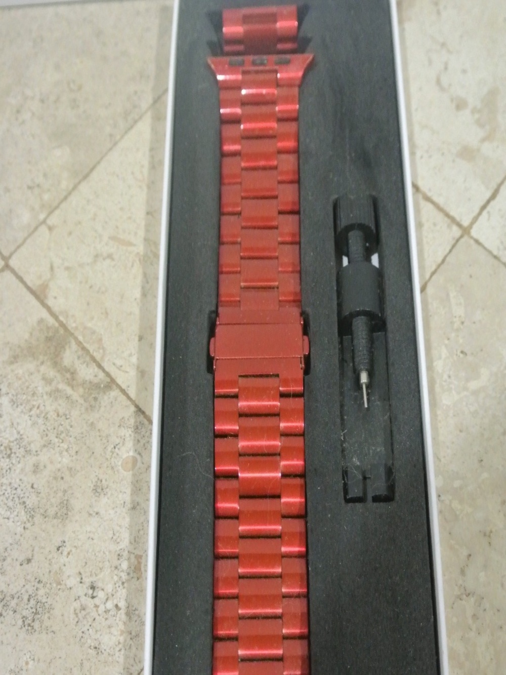 RED METAL APPLE WATCH BAND 42-44 MM